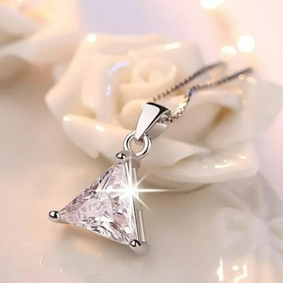 🎀925 Trillion Cut Diamond Necklace - Picture 6 of 6